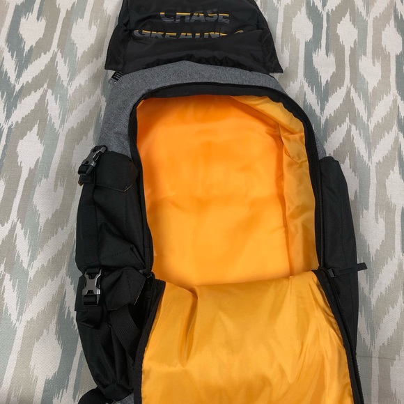 Under Armour UA Project Rock Bag Regiment Backpack Gray Chase Greatness 1325331 - Picture 11 of 13